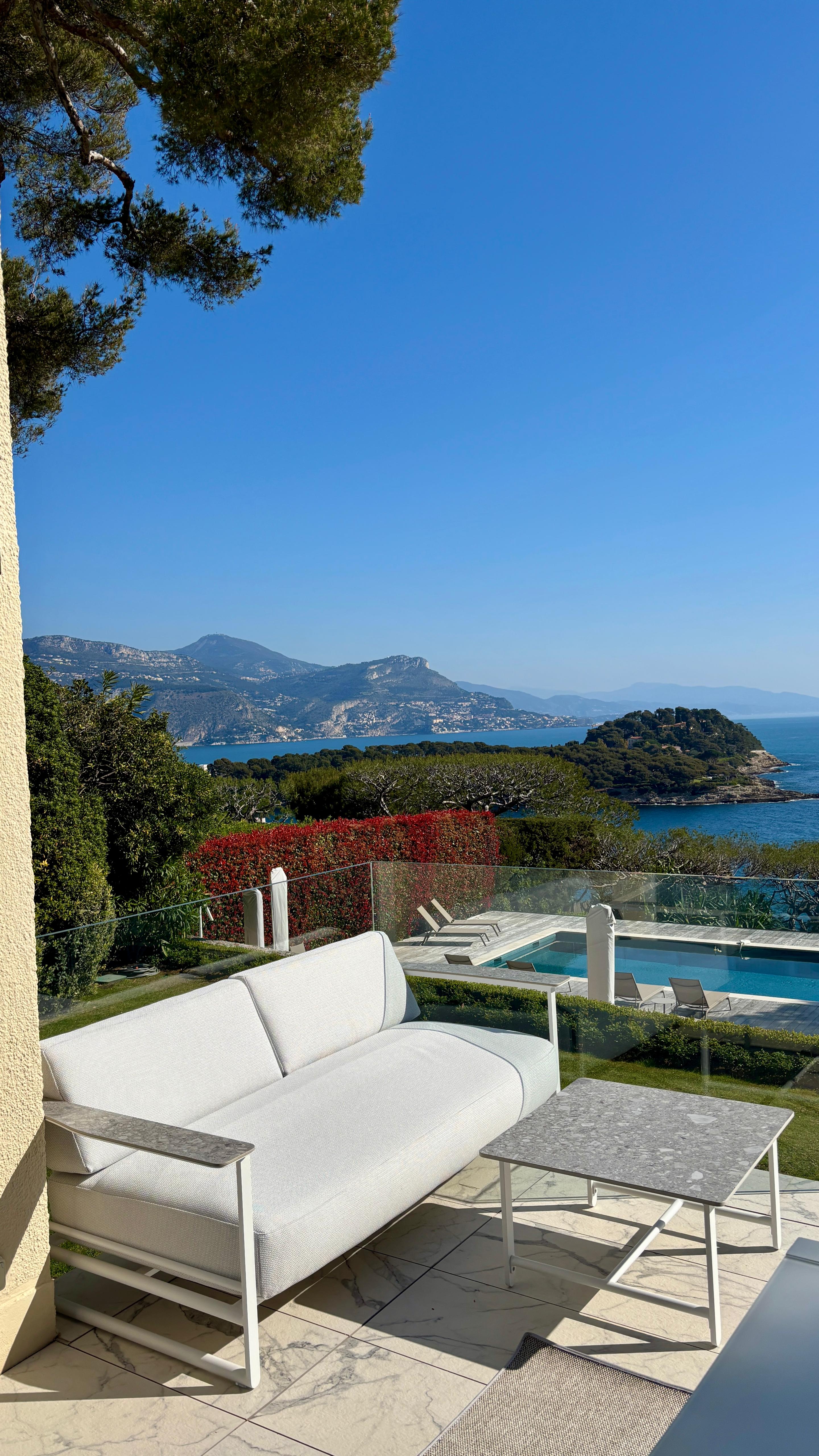 Villa Alcyone, Cap Ferrat - sea view terrace lounge