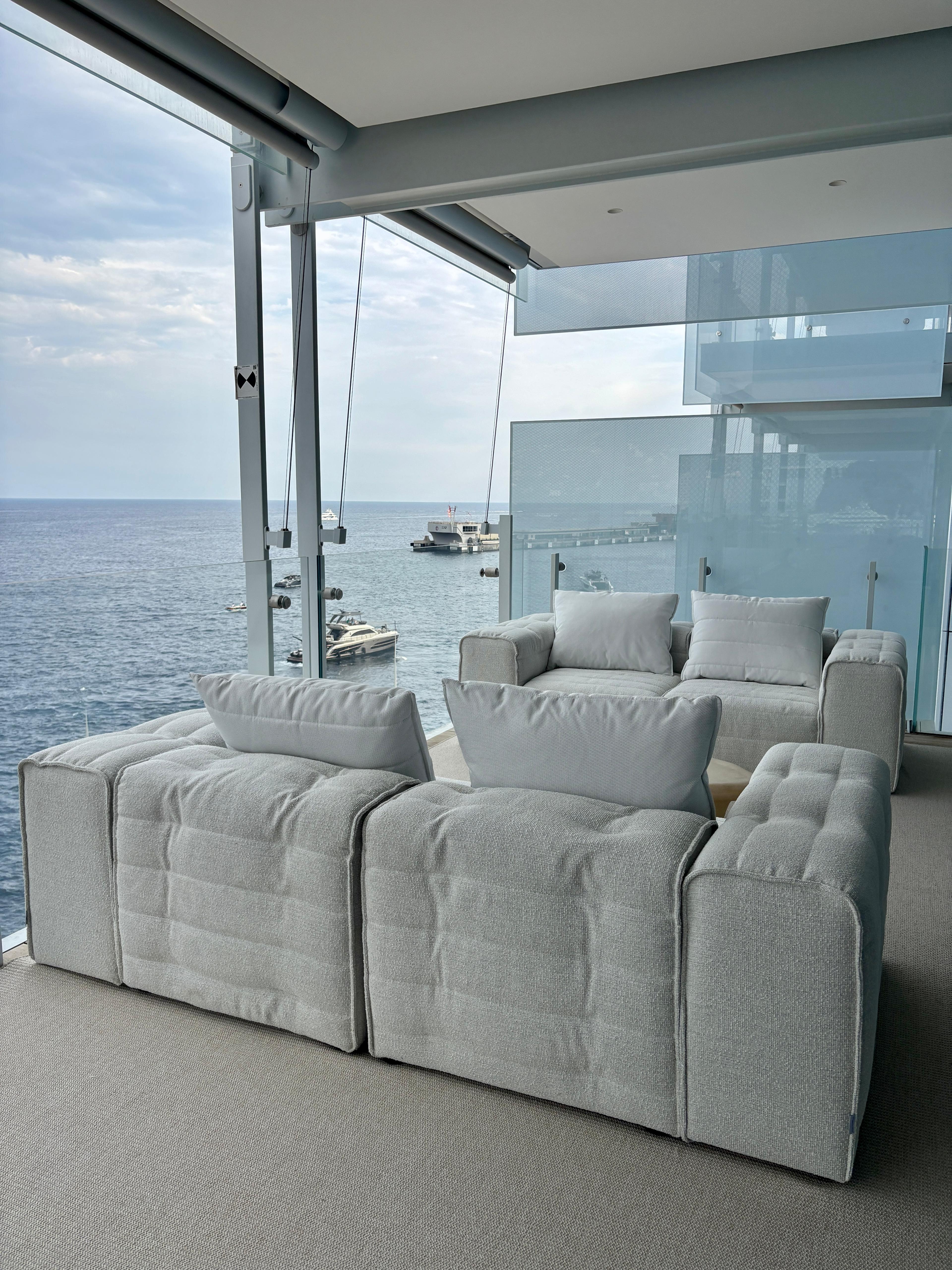 Le Renzo Apartment, Monaco - balcony seating with sea view